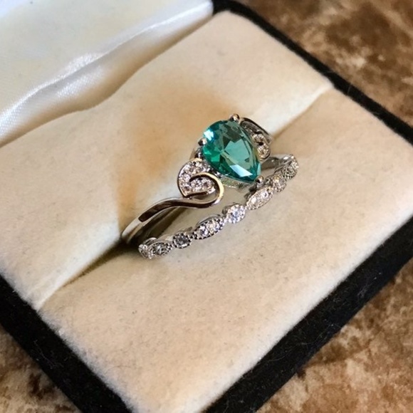 Emerald Ring Set - Picture 2 of 5